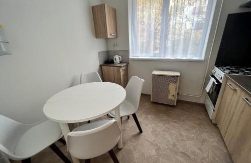 Jaszbereny Apartment | Karman Apartman - 2 bedroom entire flat in the center