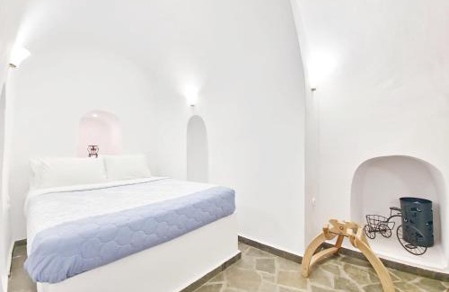 Episkopi Gonias House | Karpimo Vineyard Villa with Heated Pool