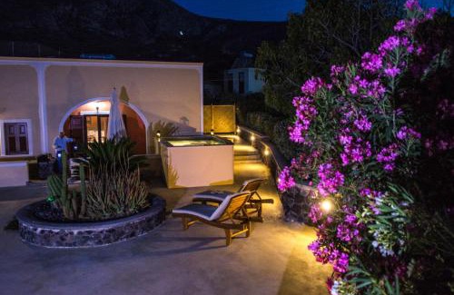 Episkopi Gonias House | Karpimo Vineyard Villa with Heated Pool