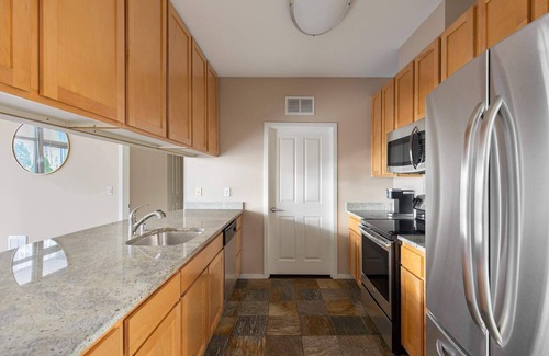 Northwest Bellevue Apartment | Kasa | Classic 2BD + Free Parking | Bellevue