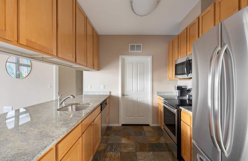 Northwest Bellevue Apartment | Kasa | Classic 2BD + Free Parking | Bellevue