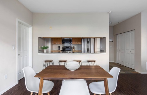 Northwest Bellevue Apartment | Kasa | Classic 2BD + Free Parking | Bellevue