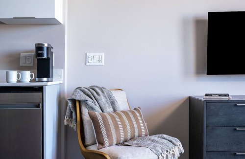 Reno/Tahoe Airport Apartment | Kasa | Classic Studio + Near Local Shops | Reno