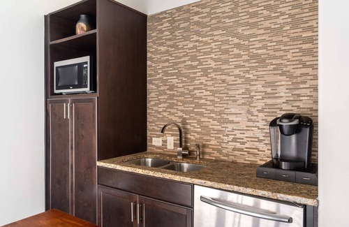 Waller Creek District Apartment | Kasa | Comfy Suite + Laptop Friendly | Austin