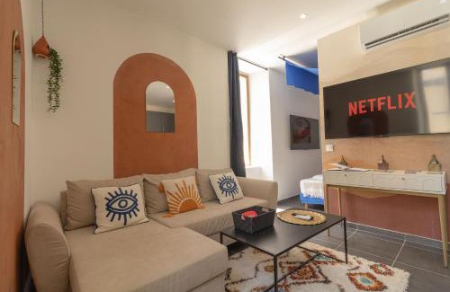 Quartier Administrations Apartment | KasbahBoHome, Cocon Atypique, centre ville, Nîmes