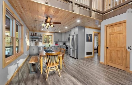 Altmar Cabin | Kasoag Lake lodge-ATV + snowmobile right from your door.Great fishing close by!n