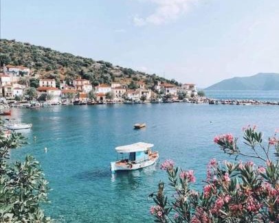 Trikeri House | Kassi's seaside escape