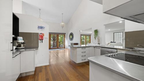 Coffs Harbour House | Kasuari - Just Steps to Pool and Beach