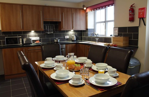 Horncastle Cottage | Katie's Corner - Spacious stylish holiday cottage, 3 bedrooms & 2 ensuite & pets
