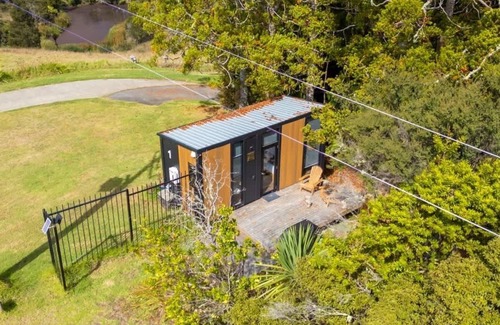 Waitoki House | Kauri Getaway Cabin by Tiny Away