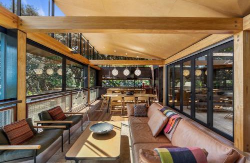 Piha House | Kawakawa House - Piha Holiday Home