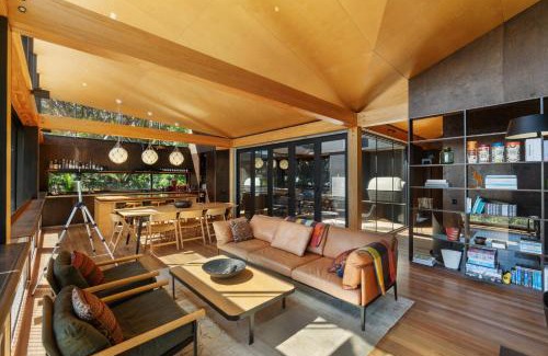 Piha House | Kawakawa House - Piha Holiday Home