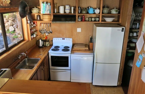 Kawau Island House | Kawau Island Treetop and Waterfront Holiday Home