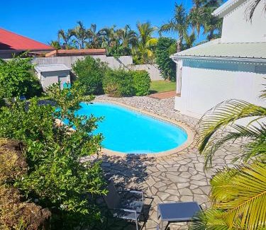 Petite-Ile Villa | Kaz Ô Flambloyant avec piscine privative, proche Grand'Anse