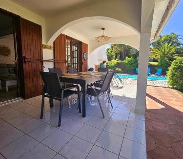 Petite-Ile Villa | Kaz Ô Flambloyant avec piscine privative, proche Grand'Anse