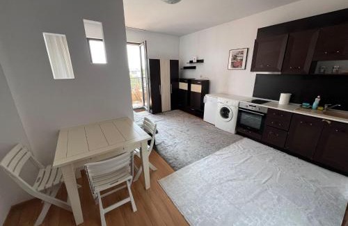 Kazanlak Apartment | Kazanlak CENTRAL Studio Apartment Guesthouse Flat, Glorious Views & Free Parking! Self Check-in, Super place !