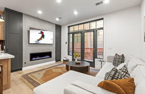 Downtown Park City Apartment | KBM Resorts Lift Lodge Walk to Ski Lift Elevator Access On Main St Hot Tub Restaurants Parking views LLC-103