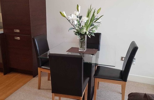 The Westside Apartment | KCS Birmingham City Apartment with Balcony/Parking