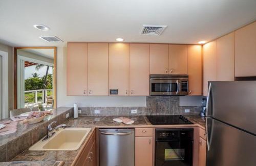 Kailua-Kona House | Keauhou Gardens Penthouse 22B at Kona Coast Resort