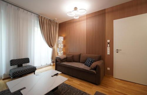 Reudnitz-Thonberg Apartment | KEDA Royale Suite City Center Charm