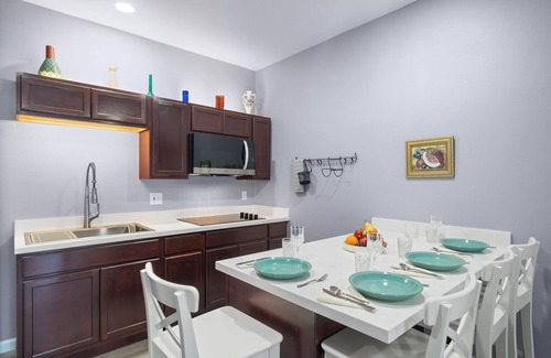 Memorial Apartment | Keep it simple at this peaceful and centrally-located place
