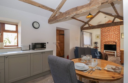 Bringsty House | KEEPERS BARN, pet friendly, character holiday cottage in Bromyard