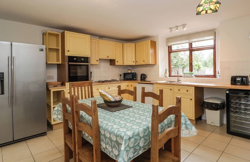 Aymestrey Cottage | KEEPERS COTTAGE, family friendly, with a garden in Shobdon