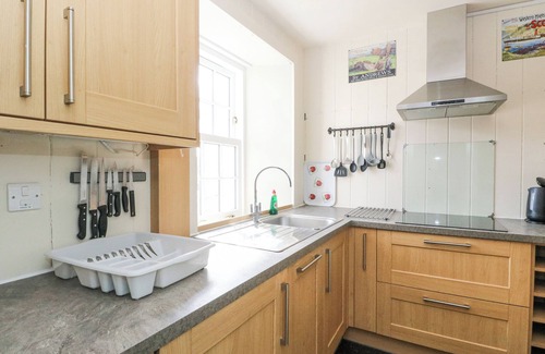 Invergarry Cottage | KEEPER’S COTTAGE, pet friendly, with open fire in Fort Augustus