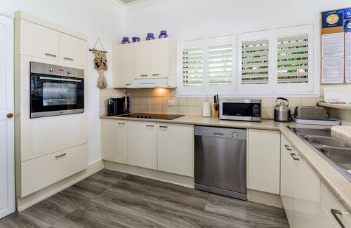 Bongaree Apartment | Keith's Place, 1 of the 3 most popular units on Bribie Island, near Brisbane.