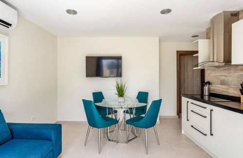 Washington Apartment | Keito 2BR APT #K3-3 min to Palm Beach-Sleeps 4