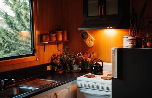 White Beach House | Kelp Cabin intimate, calm and restful
