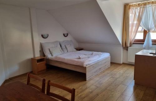 Tardos Bed & Breakfast | Kemencés Fogadó