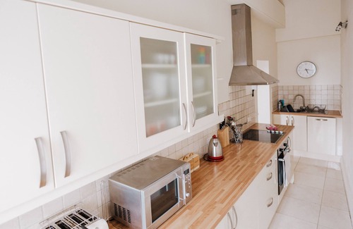 Chysauster Apartment | Kenegie Manor Court - Apartment with Heated Pool in Grade II listed Manor House