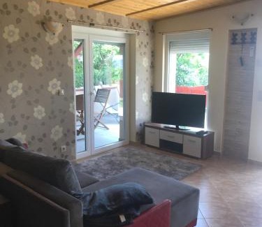 Balatonkenese Apartment | Kenese Panoráma Apartman