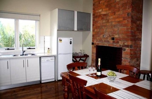 Kyneton House | Kenmaur Cottage - Luxury Cottage in an amazing location