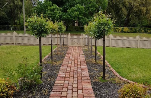 Kyneton House | Kenmaur Cottage - Luxury Cottage in an amazing location