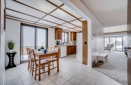 Southwest Edmonton House | Kenny - Large Home near Park & River Valley