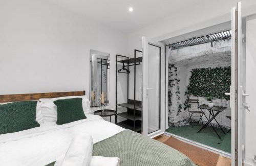 St. Helen's House | Kensington Home with Private Bathroom & Garden