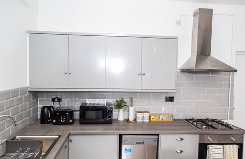 Nottingham House | KENSINGTON HOUSE: A Contemporary House/Perfect for groups/Close to City Centre