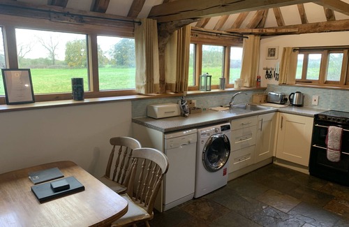 Hollingbourne Cottage | Kentish Oast, Cottage and Barn in stunning private grounds with swimming pool