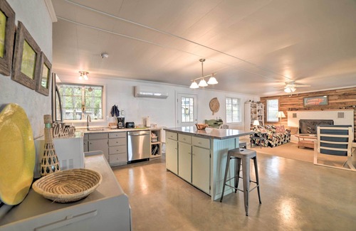 New Concord Cabin | Kentucky Lake Cabin w/Private Dock + Fire Pit