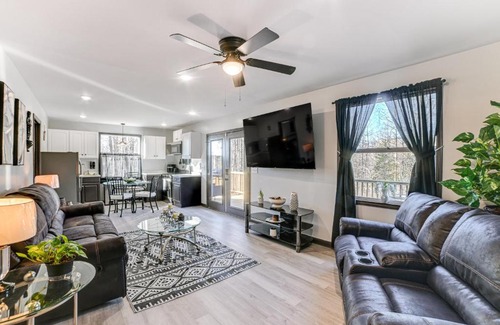 New Johnsonville Apartment | Kentucky Lake Retreat 4 Mi to Shore Boat and Fish!