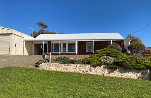 Penneshaw House | Kepals on the Coast - Kangaroo Island