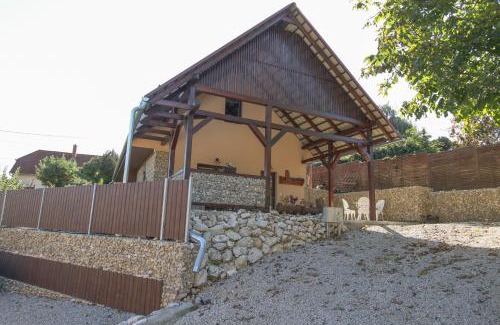 Szekszard Apartment | Kerékhegy Vendégház Szekszárd