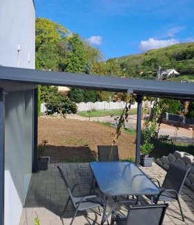 Szekszard Apartment | Kerékhegyi Völgyház appartman