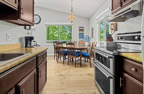 Merifield Acres House | Kerr/Buggs Island Lake waterfront home w/dock, just off main channel!