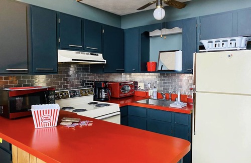 Bergton Ski Chalet | Ketchup and Mustard Mountain Chalet
