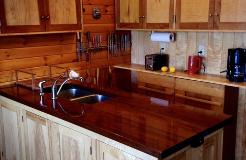 Hammondsport Cottage | Keuka Cottage ✧ Handcrafted Beauty on Lake's Shore — sunsets, fire pit, kayaks!