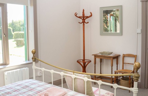 Ballymacoda Cottage | KEVIN'S COTTAGE, family friendly in Ballymacoda, County Cork