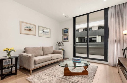 Kew Apartment | Kew 8 Night Stay Min Max 2 adults